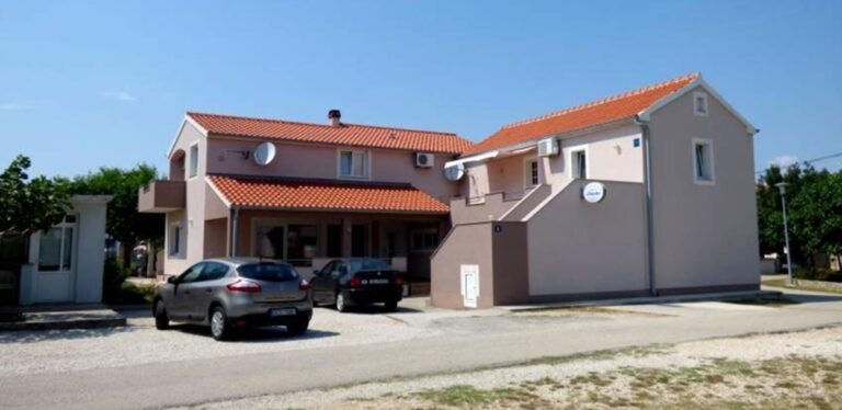 Branko Apartamenty Nin